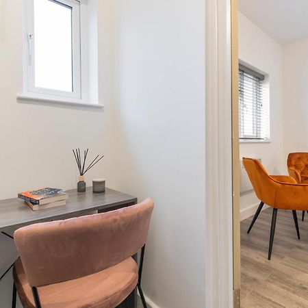 Beautiful-Cosy-King Sized Bed Flat 3 Min Walk To Tube Station Διαμέρισμα Λονδίνο Εξωτερικό φωτογραφία