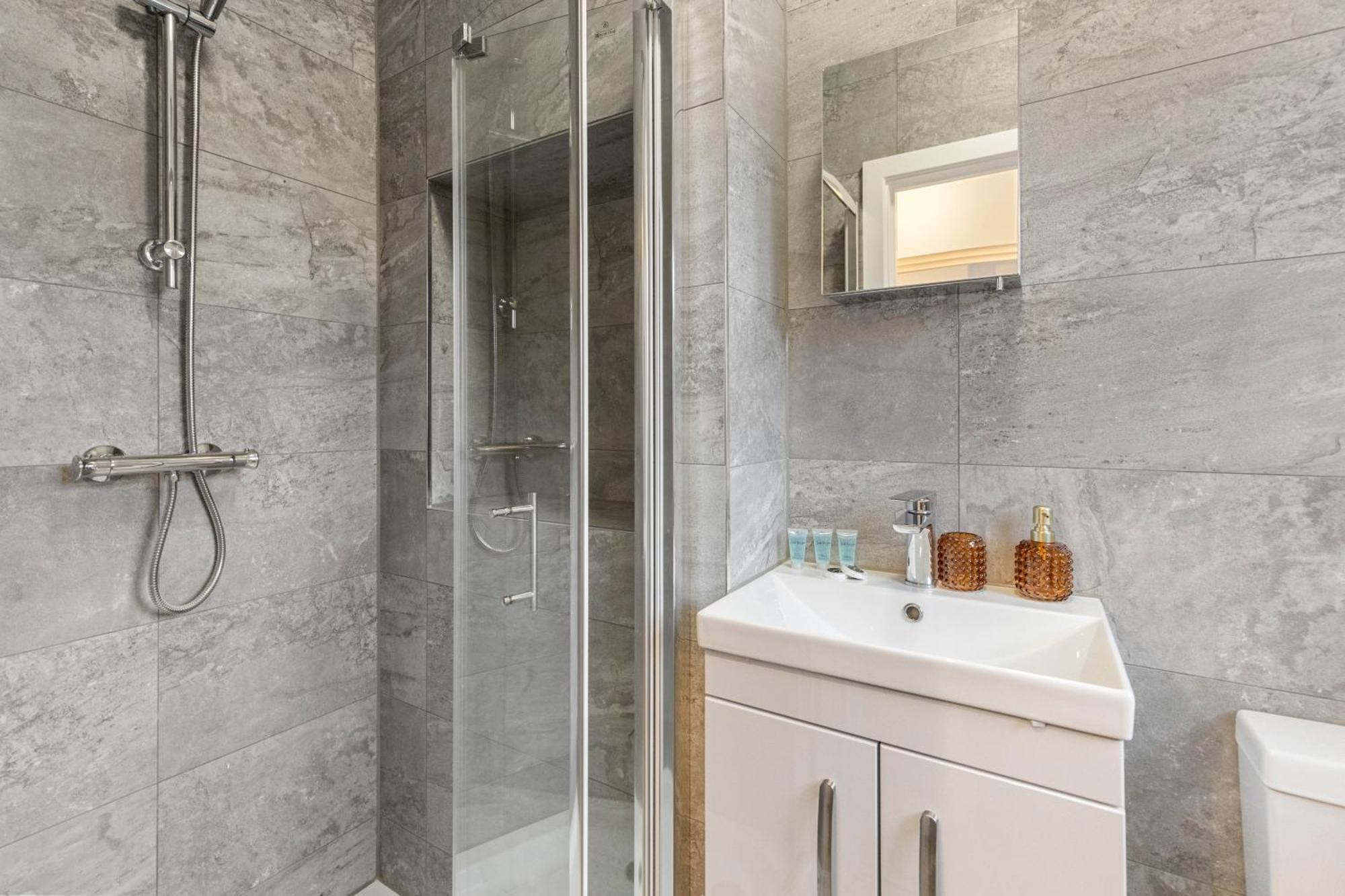 Beautiful-Cosy-King Sized Bed Flat 3 Min Walk To Tube Station Διαμέρισμα Λονδίνο Εξωτερικό φωτογραφία