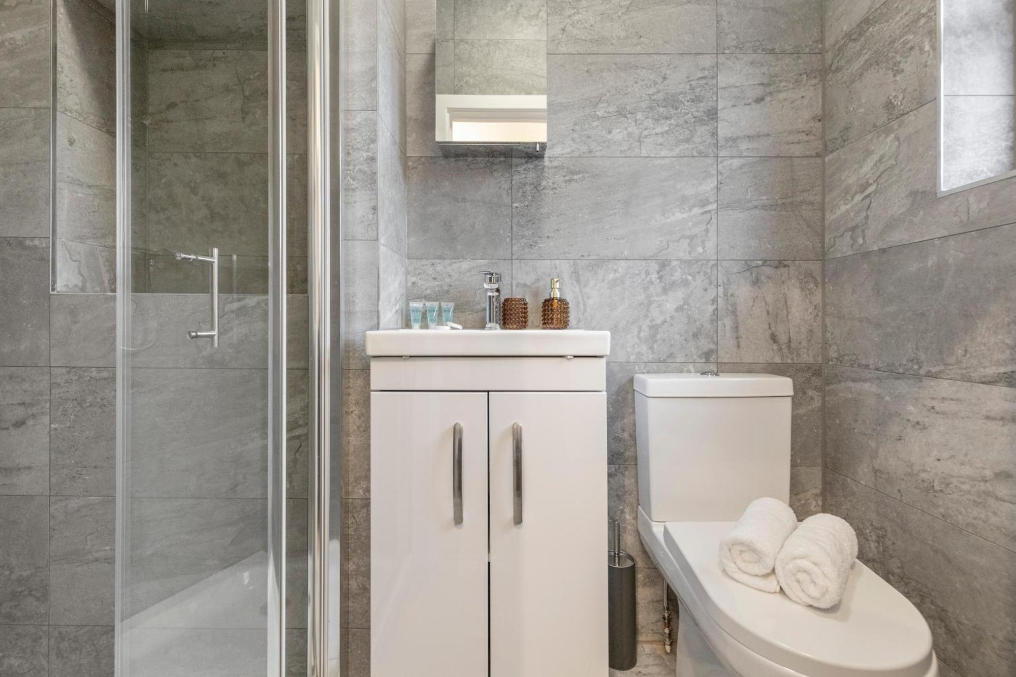 Beautiful-Cosy-King Sized Bed Flat 3 Min Walk To Tube Station Διαμέρισμα Λονδίνο Εξωτερικό φωτογραφία
